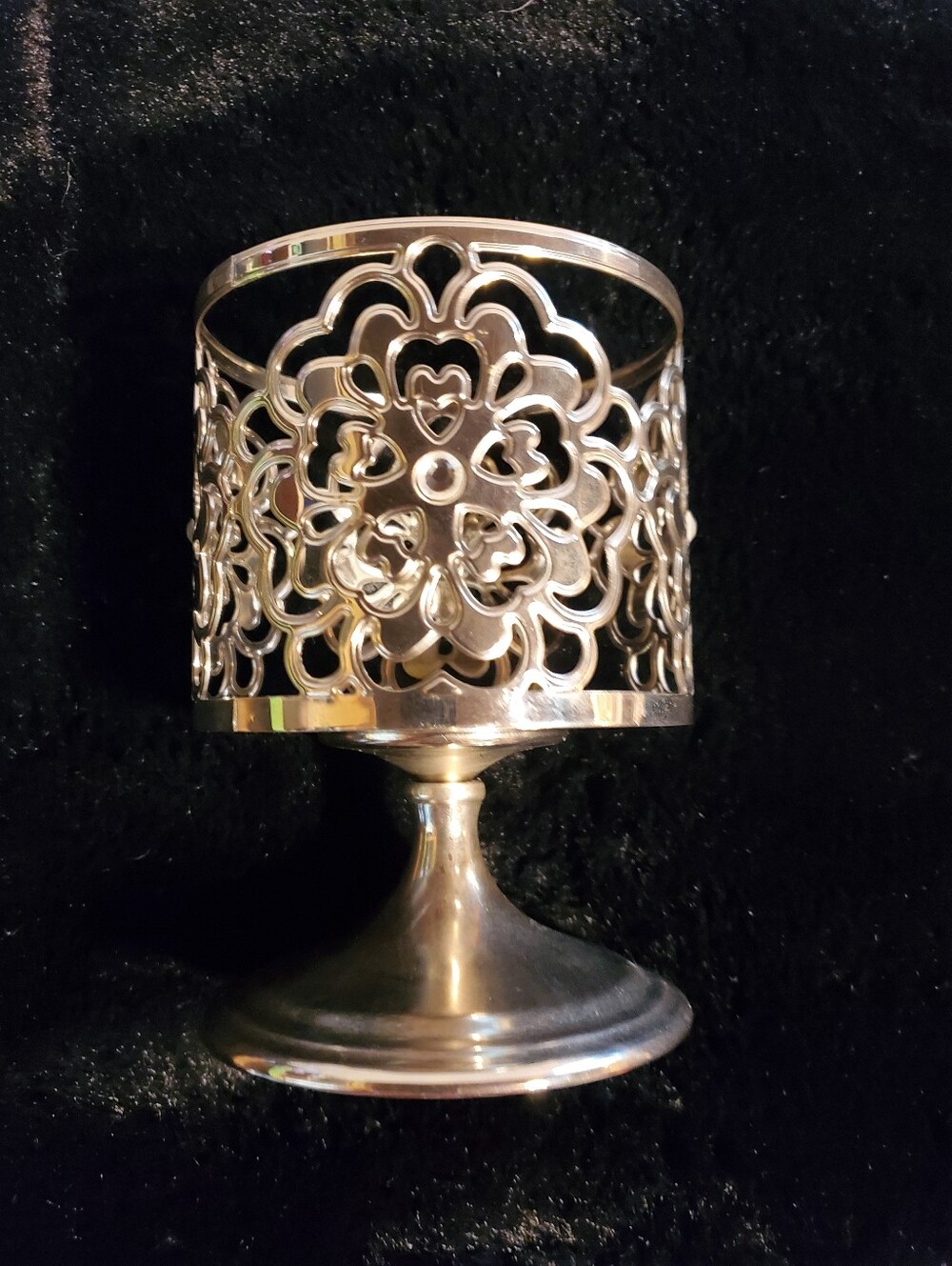 Bath & Body Works Ornate Flower Pedestal 3-Wick Candle Holder